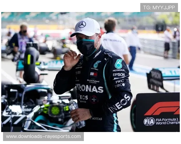 梅赛德斯车队469分获年度车队亚军，红牛车队451分位列季军